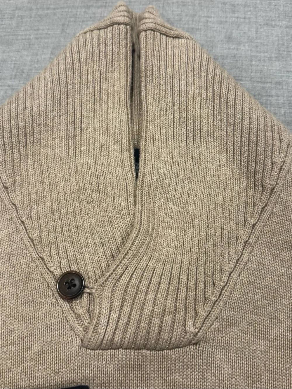 Tommy Hilfiger Men’s XS Tan Blue Sweater Pullover Knit Casual Classic Style